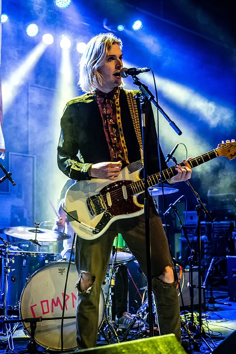 Sundara Karma @ Trix, picture 1, photographed by Edwin Houdevelt - FrontView Magazine
