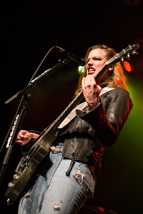 Halestorm @ Trix, foto 11, foto's door Dorien Goetschalckx - FrontView Magazine