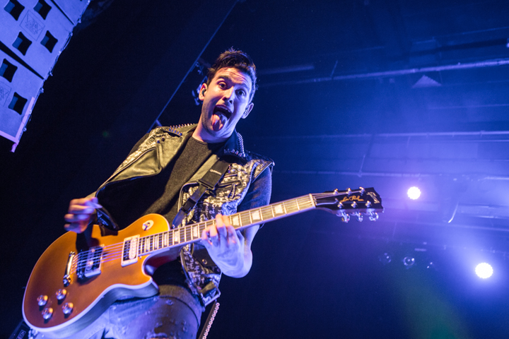 Sleeping With Sirens @ Trix, foto 8, foto's door Dorien Goetschalckx - FrontView Magazine