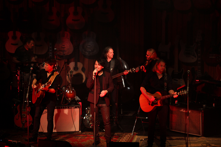 De 3JS en Bart Herman - Bronnen @ Arenbergschouwburg, picture 2, photographed by Bianca van Barneveld - FrontView Magazine