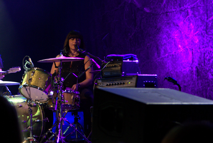 Sleater-Kinney @ TRIX, foto 1, foto's door Bart Baevegems - FrontView Magazine