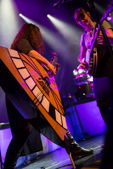 Katzenjammer @ Het Depot, picture 6, photographed by Gino Verhulst - FrontView Magazine
