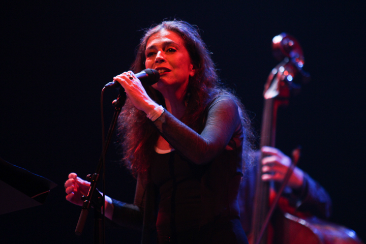 Savina Yannatou & Primavera en Salonico @ De Roma, picture 8, photographed by Bianca van Barneveld - FrontView Magazine