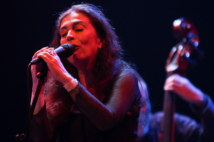 Savina Yannatou & Primavera en Salonico @ De Roma, picture 10, photographed by Bianca van Barneveld - FrontView Magazine