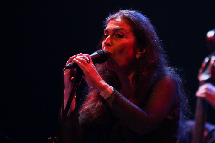 Savina Yannatou & Primavera en Salonico @ De Roma, picture 11, photographed by Bianca van Barneveld - FrontView Magazine