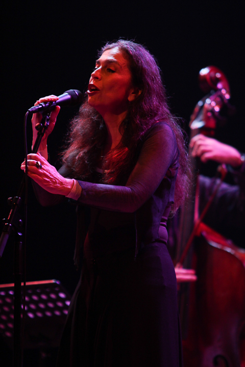 Savina Yannatou & Primavera en Salonico @ De Roma, picture 15, photographed by Bianca van Barneveld - FrontView Magazine