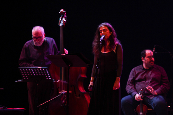 Savina Yannatou & Primavera en Salonico @ De Roma, picture 16, photographed by Bianca van Barneveld - FrontView Magazine