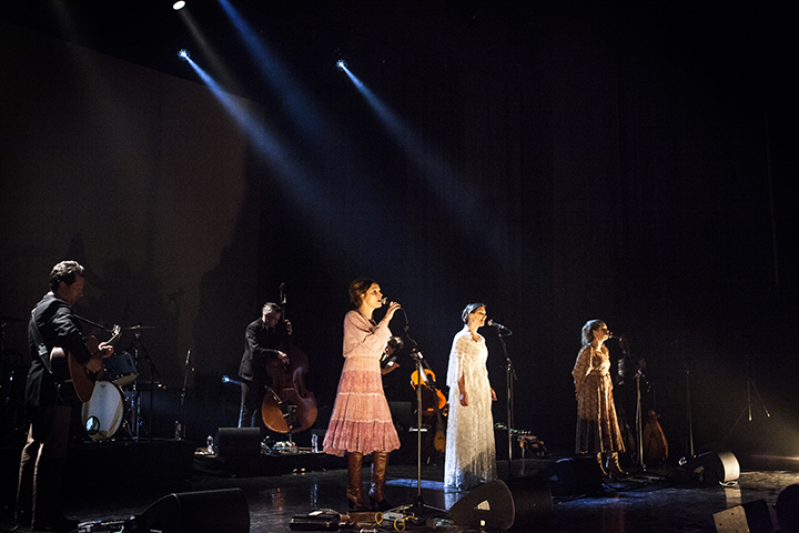 Laïs - 20 jaar @ Cultuurcentrum Hasselt, picture 7, photographed by Kristof Hayen - FrontView Magazine