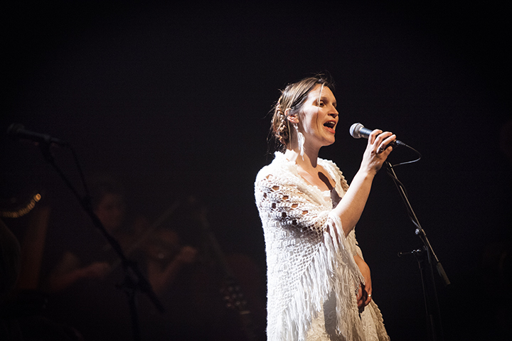 Laïs - 20 jaar @ Cultuurcentrum Hasselt, picture 10, photographed by Kristof Hayen - FrontView Magazine
