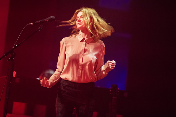 Axelle Red @ De Roma, picture 4, photographed by Dorien Goetschalckx - FrontView Magazine