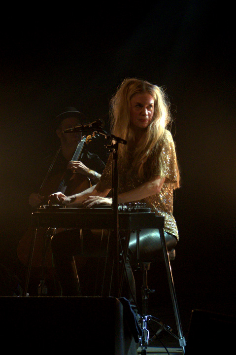 Maggie Björklund @ De Casino, picture 2, photographed by Bart Baevegems - FrontView Magazine