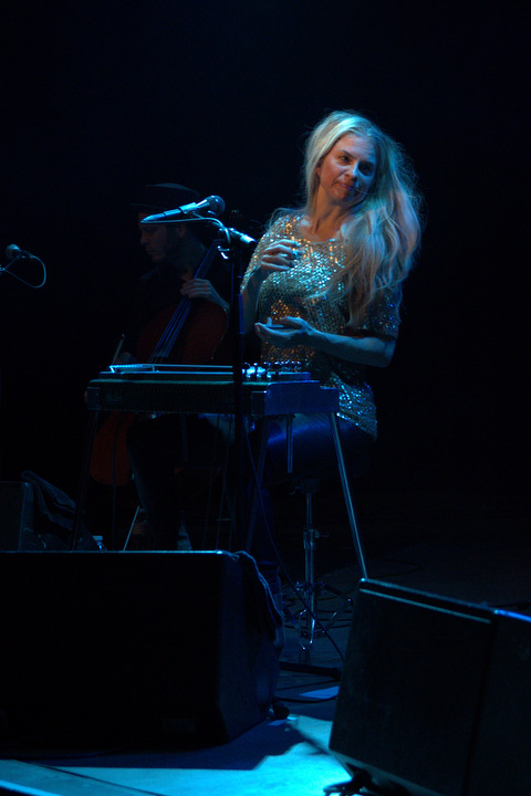 Maggie Björklund @ De Casino, picture 6, photographed by Bart Baevegems - FrontView Magazine