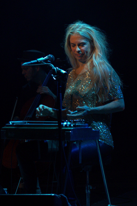Maggie Björklund @ De Casino, picture 7, photographed by Bart Baevegems - FrontView Magazine