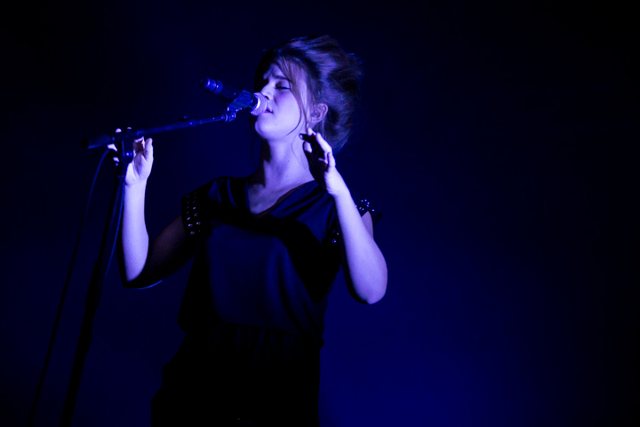 Selah Sue @ Paaspop 2015, picture 1, photographed by Dorien Goetschalckx - FrontView Magazine
