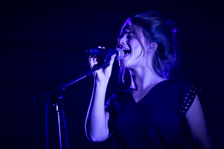 Selah Sue @ Paaspop 2015, picture 3, photographed by Dorien Goetschalckx - FrontView Magazine