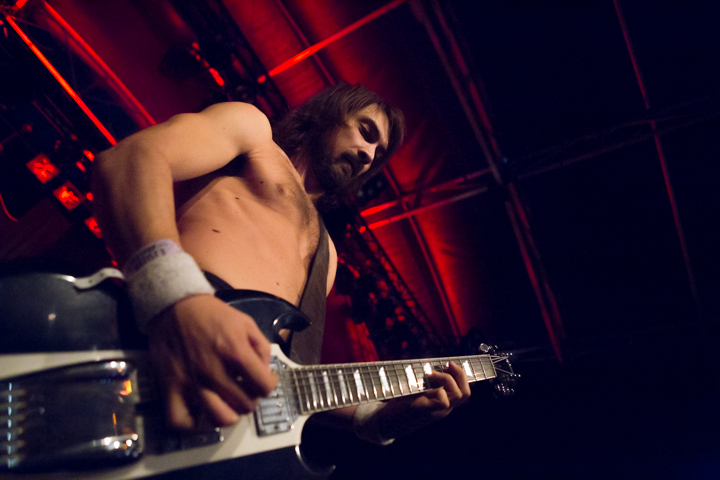 Truckfighters @ Paaspop 2015, foto 6, foto's door Dorien Goetschalckx - FrontView Magazine