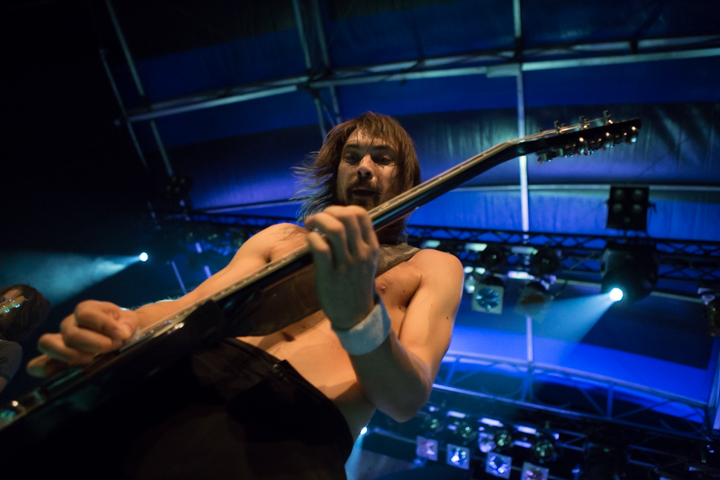 Truckfighters @ Paaspop 2015, foto 11, foto's door Dorien Goetschalckx - FrontView Magazine