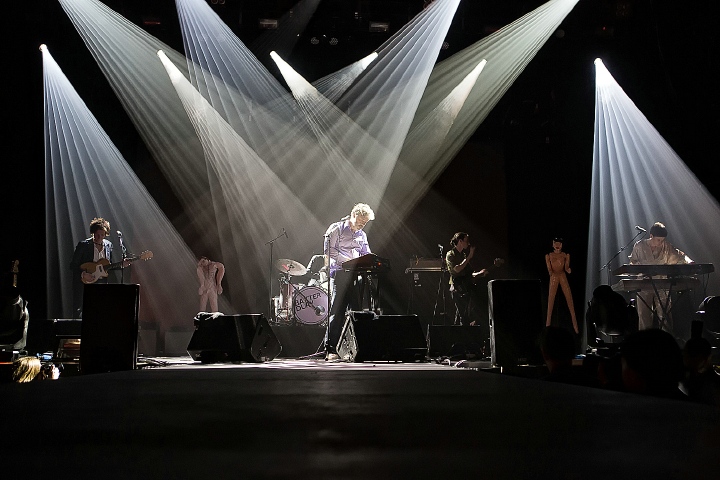 Baxter Dury @ Pias Nites 2015, picture 24, photographed by Edwin Houdevelt - FrontView Magazine