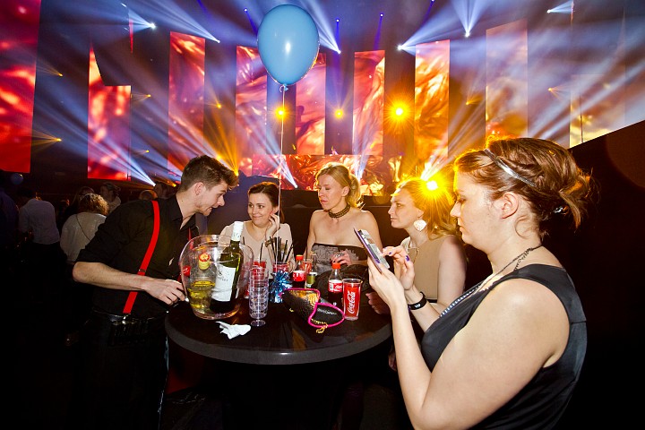 MNM Back to the 90’s & 00’s @ Sportpaleis, picture 8, photographed by Marc Verdonck - FrontView Magazine