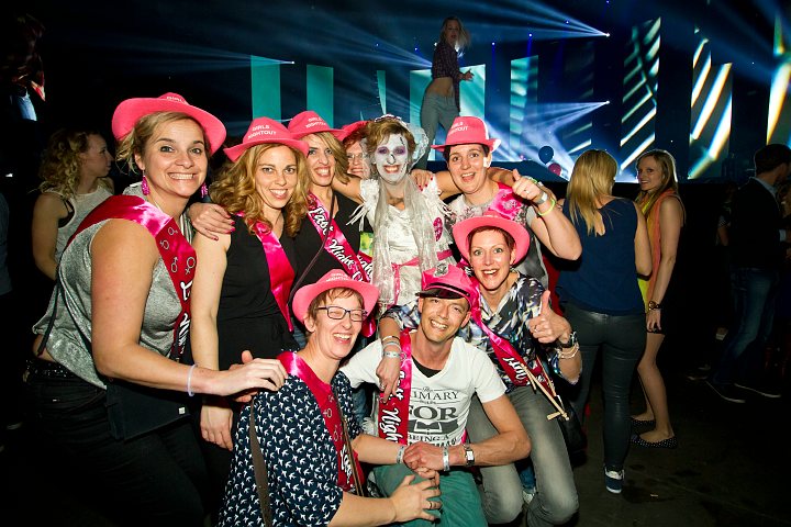MNM Back to the 90’s & 00’s @ Sportpaleis, picture 34, photographed by Marc Verdonck - FrontView Magazine