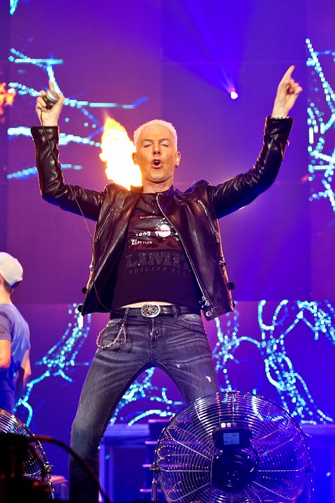 MNM Back to the 90’s & 00’s @ Sportpaleis, picture 56, photographed by Marc Verdonck - FrontView Magazine