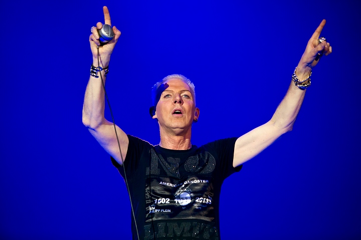 MNM Back to the 90’s & 00’s @ Sportpaleis, picture 63, photographed by Marc Verdonck - FrontView Magazine