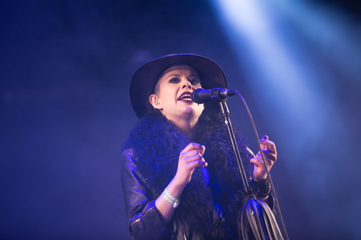 Kovacs @ Paaspop 2015, picture 3, photographed by Dorien Goetschalckx - FrontView Magazine