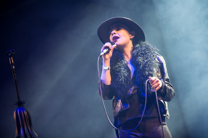 Kovacs @ Paaspop 2015, picture 7, photographed by Dorien Goetschalckx - FrontView Magazine