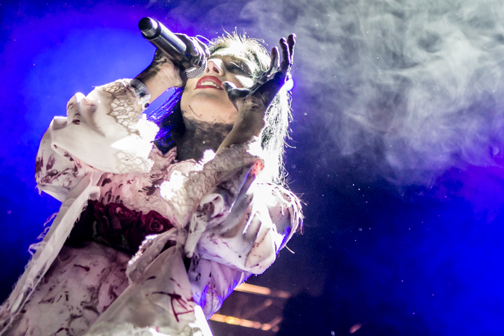 Lacuna Coil @ Paaspop 2015, picture 2, photographed by Dorien Goetschalckx - FrontView Magazine