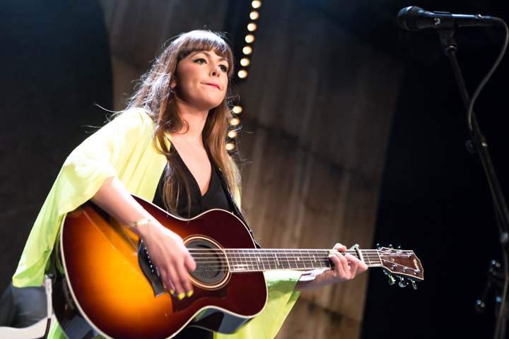 PollyAnna @ Paaspop 2015, picture 4, photographed by Dorien Goetschalckx - FrontView Magazine