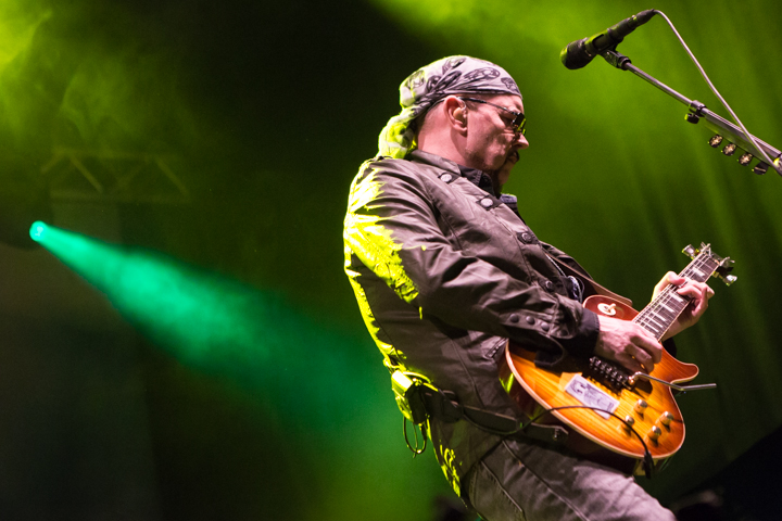 Saxon @ Paaspop 2015, foto 6, foto's door Dorien Goetschalckx - FrontView Magazine
