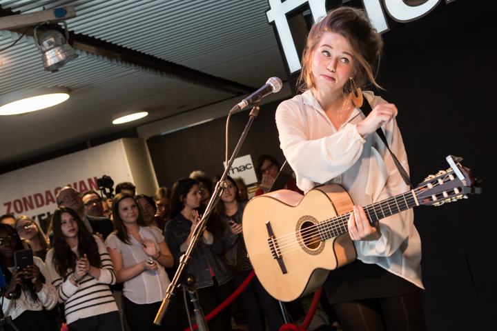 Selah Sue @ Fnac Antwerpen, picture 16, photographed by Dorien Goetschalckx - FrontView Magazine