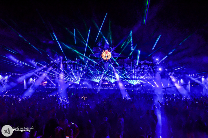 DayDream Festival 2015 @ Festivalpark Lommel, picture 196, photographed by Jordy Van Driessche - FrontView Magazine