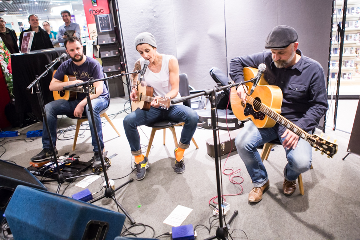 K's Choice @ Fnac Antwerpen, picture 2, photographed by Dorien Goetschalckx - FrontView Magazine