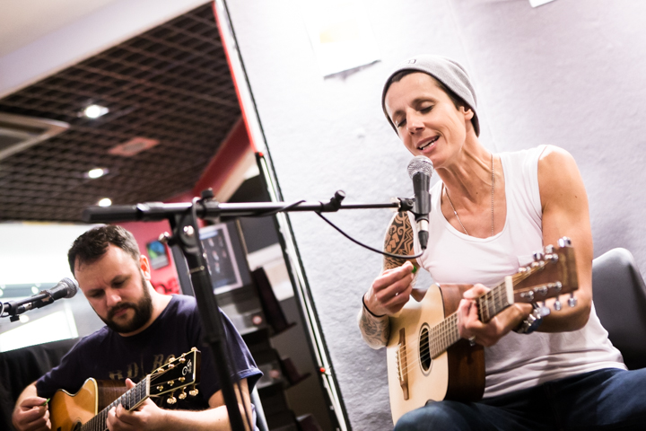 K's Choice @ Fnac Antwerpen, picture 13, photographed by Dorien Goetschalckx - FrontView Magazine