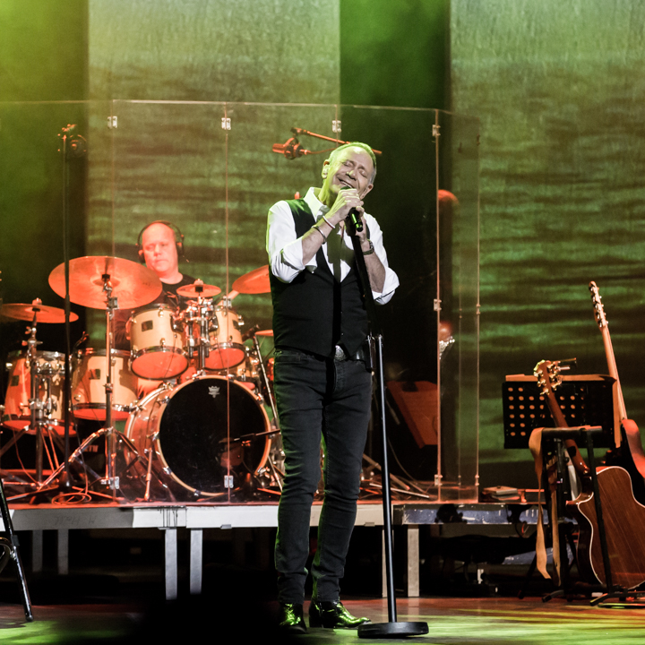 Rob de Nijs @ Capitole te Gent, picture 12, photographed by Guy Danneels - FrontView Magazine