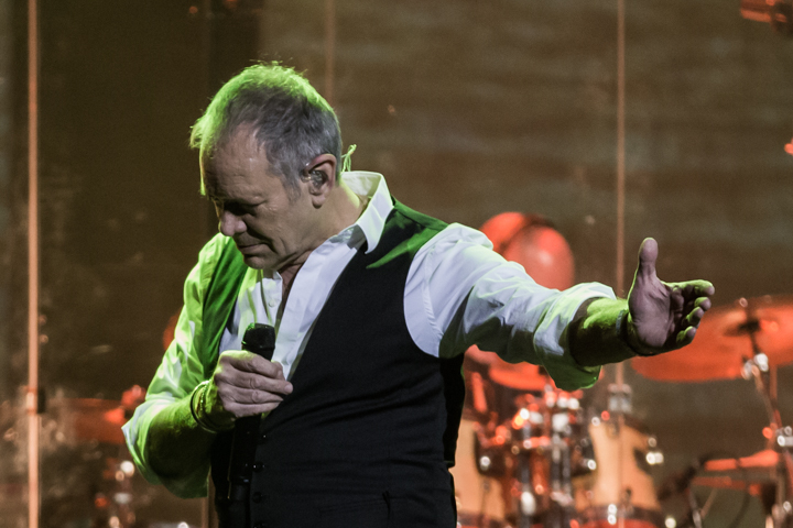 Rob de Nijs @ Capitole te Gent, picture 15, photographed by Guy Danneels - FrontView Magazine