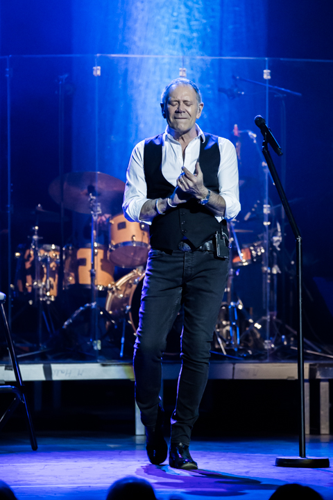 Rob de Nijs @ Capitole te Gent, picture 21, photographed by Guy Danneels - FrontView Magazine