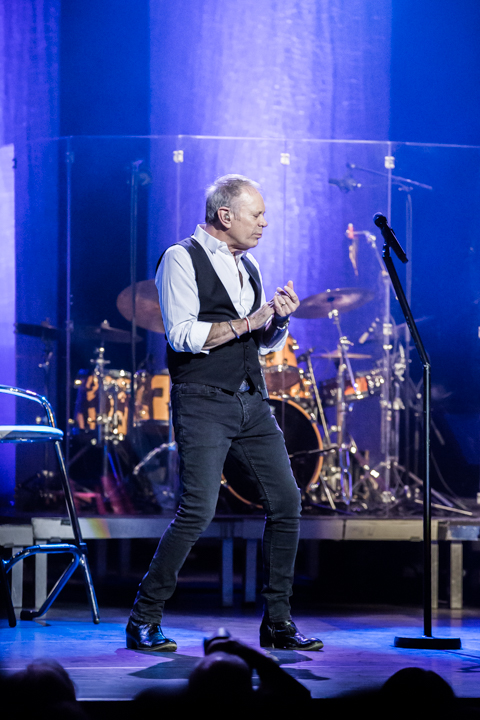 Rob de Nijs @ Capitole te Gent, picture 22, photographed by Guy Danneels - FrontView Magazine