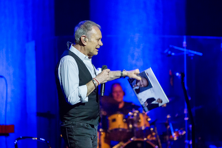 Rob de Nijs @ Capitole te Gent, picture 28, photographed by Guy Danneels - FrontView Magazine