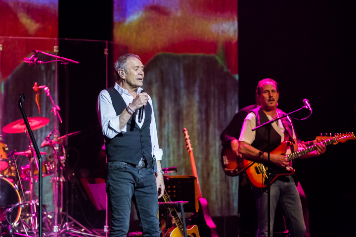 Rob de Nijs @ Capitole te Gent, picture 52, photographed by Guy Danneels - FrontView Magazine