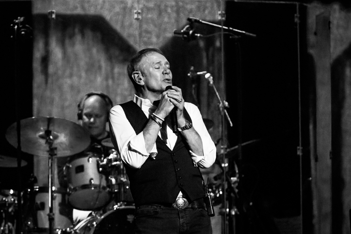 Rob de Nijs @ Capitole te Gent, picture 54, photographed by Guy Danneels - FrontView Magazine