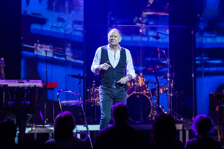 Rob de Nijs @ Capitole te Gent, picture 57, photographed by Guy Danneels - FrontView Magazine