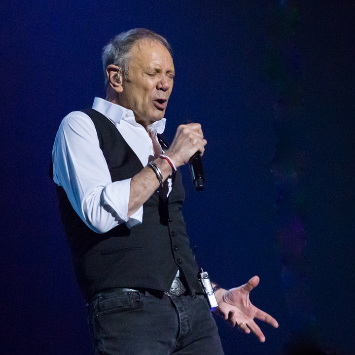 Rob de Nijs @ Capitole te Gent, picture 60, photographed by Guy Danneels - FrontView Magazine