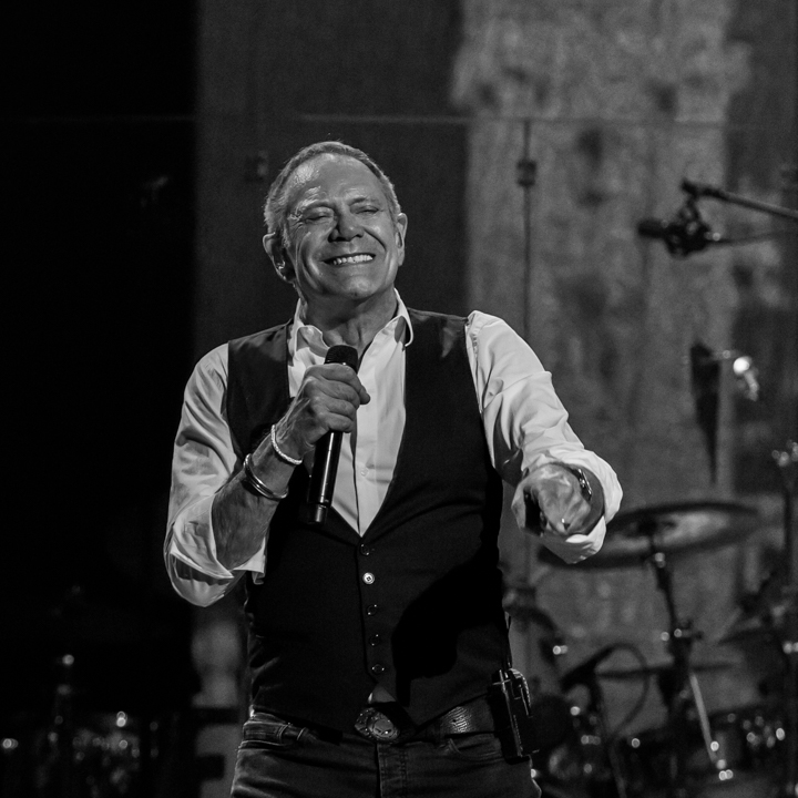 Rob de Nijs @ Capitole te Gent, picture 68, photographed by Guy Danneels - FrontView Magazine