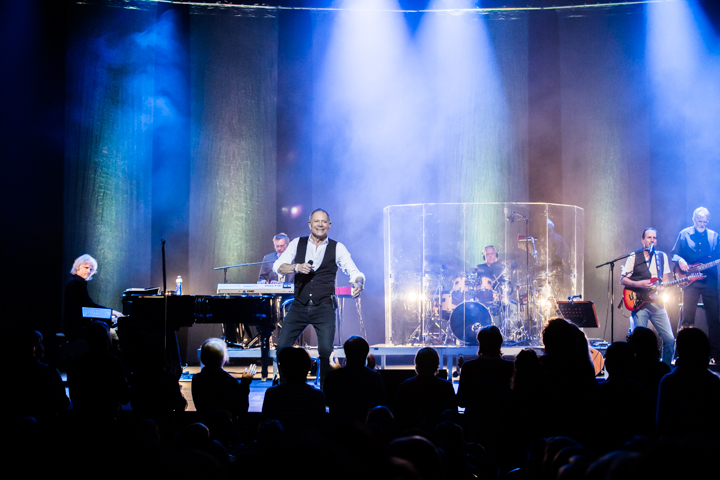 Rob de Nijs @ Capitole te Gent, picture 76, photographed by Guy Danneels - FrontView Magazine