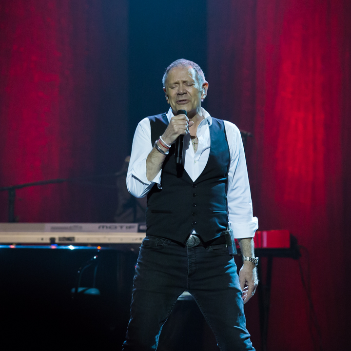 Rob de Nijs @ Capitole te Gent, picture 86, photographed by Guy Danneels - FrontView Magazine