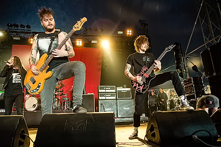 While She Sleeps @ Groezrock 2015, picture 4, photographed by Edwin Houdevelt - FrontView Magazine
