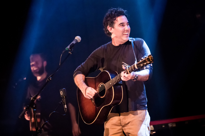 Joshua Radin @ Arenberg, foto 4, foto's door Dorien Goetschalckx - FrontView Magazine