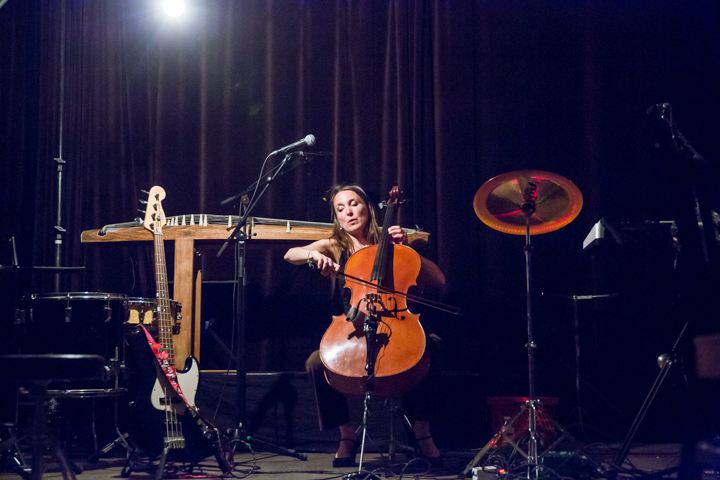 Spinvis @ De Casino St.-Niklaas, picture 7, photographed by Guy Danneels - FrontView Magazine